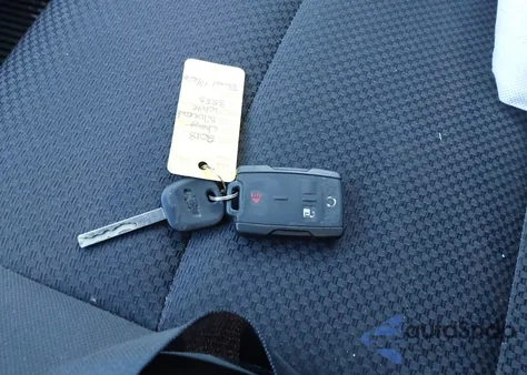 2018 Chevrolet Silverado 1500 2Lt из США, поврежденный, VIN 3GCUKREC1JG363553